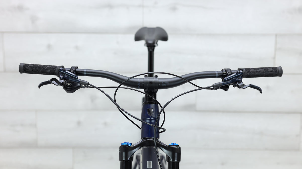 2022 Trek Fuel EX 9.7 Mountain Bike - Med/Large