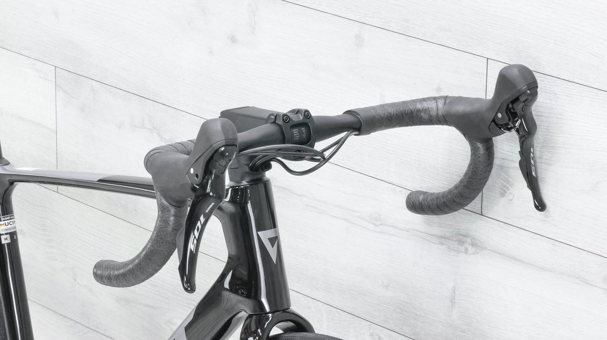 Giant Defy Advanced 2 Road Bike - 2025, Medium