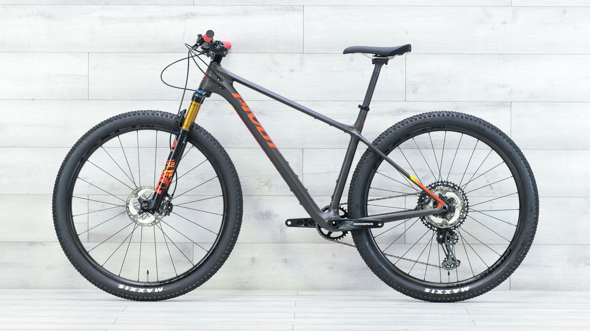 Pivot LES SL Pro XT/XTR w/ Carbon Wheels Mountain Bike - 2024, Large