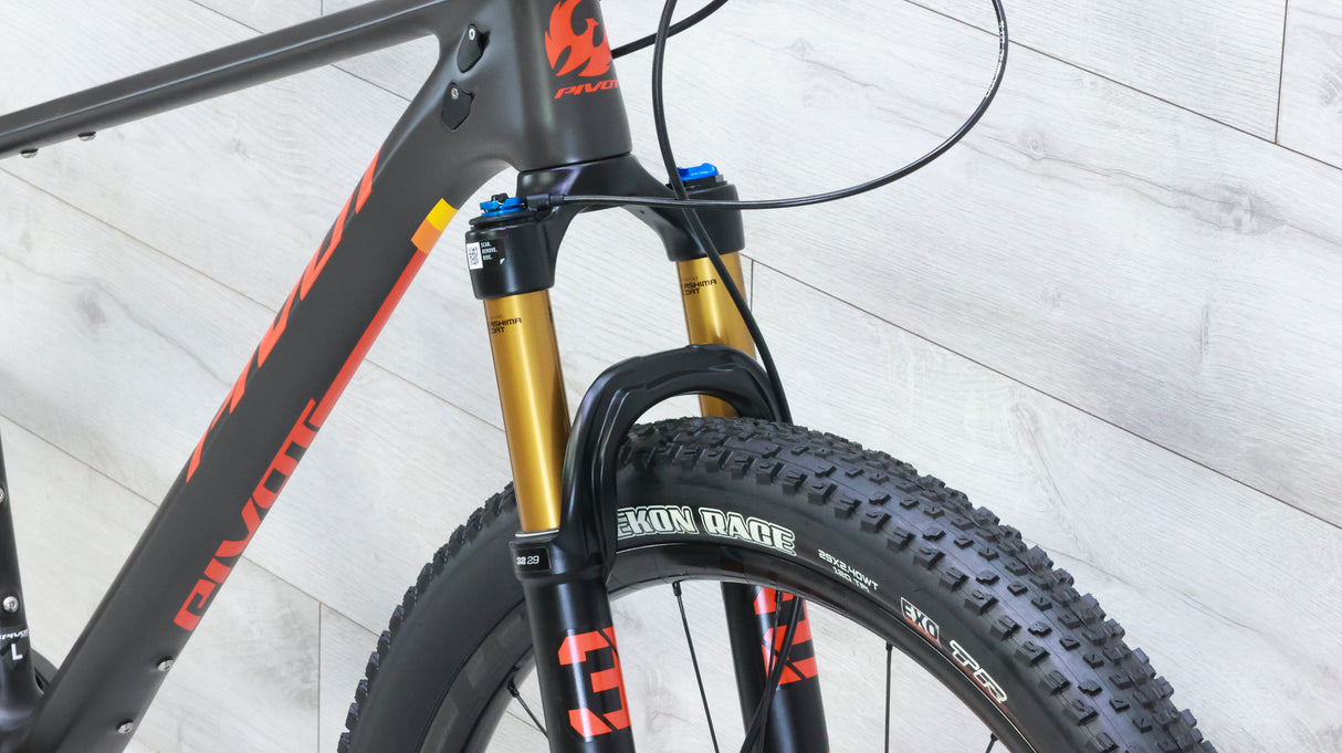 Pivot LES SL Pro XT/XTR w/ Carbon Wheels Mountain Bike - 2024, Large