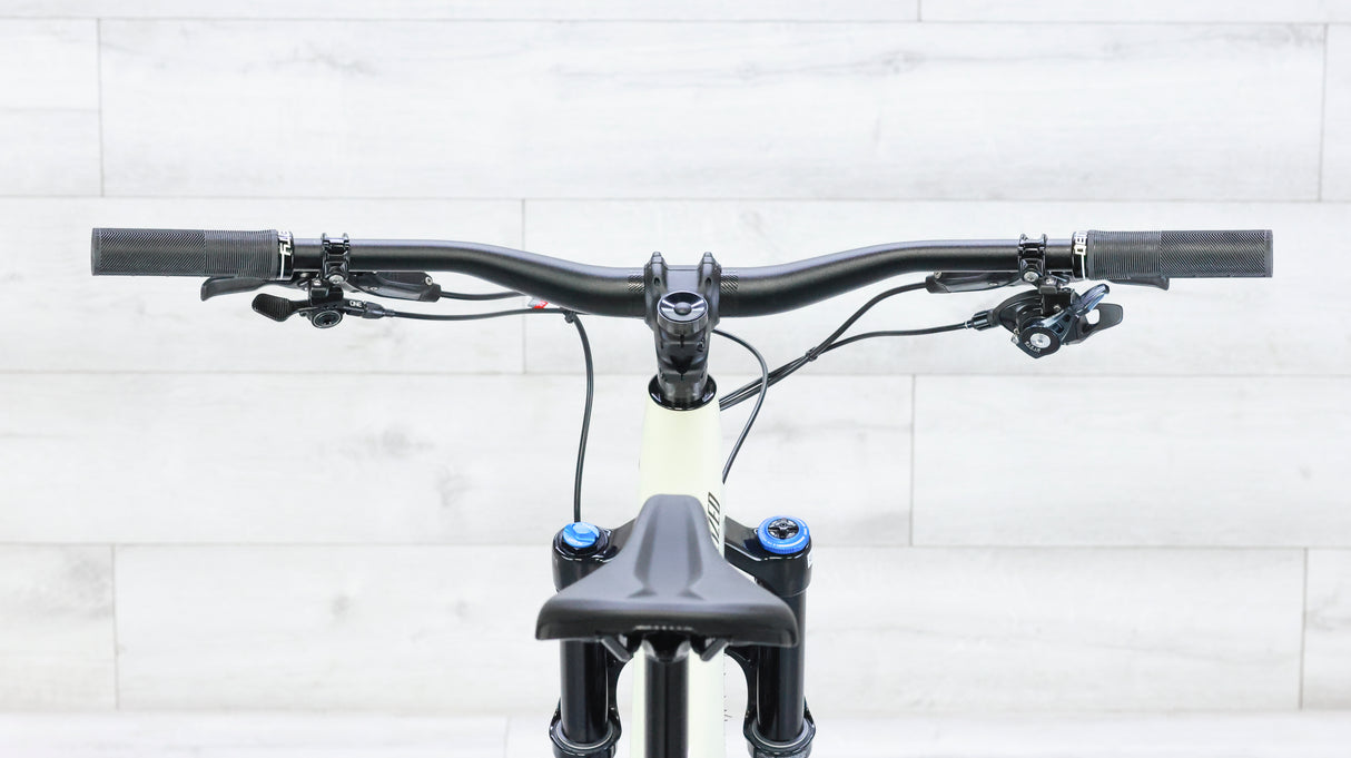 Specialized Stumpjumper Expert Mountain Bike - 2022, Large (S4)