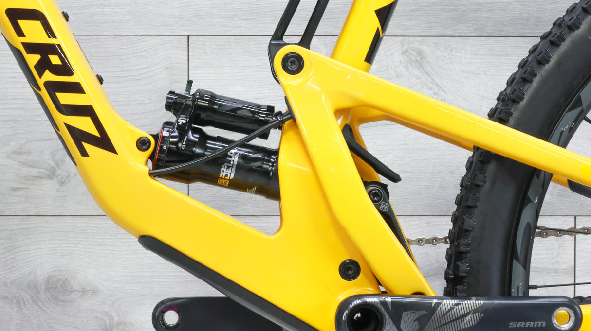 Santa Cruz 5010 X01 Carbon CC Mountain Bike - 2022, Medium