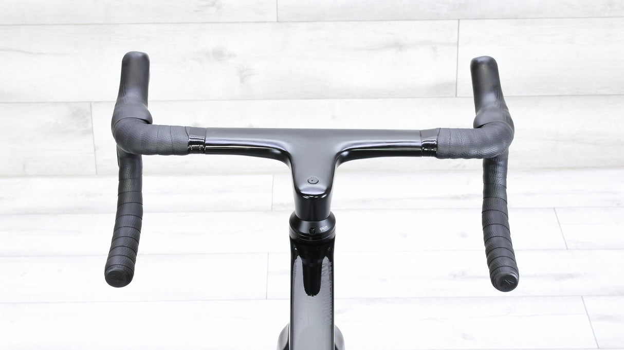 Canyon Aeroad CF SLX 8 Disc Di2 Road Bike - 2023, Medium