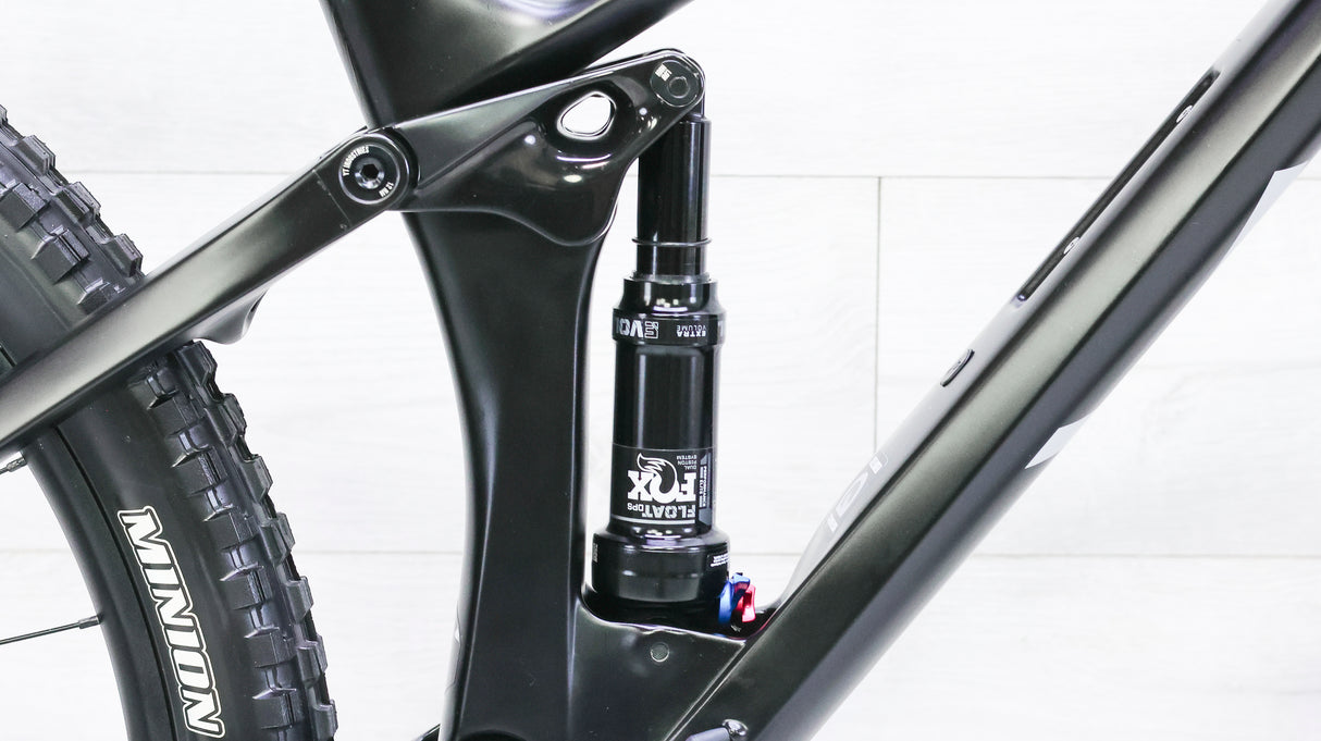 YT Izzo Pro 29 Mountain Bike - 2021, Large