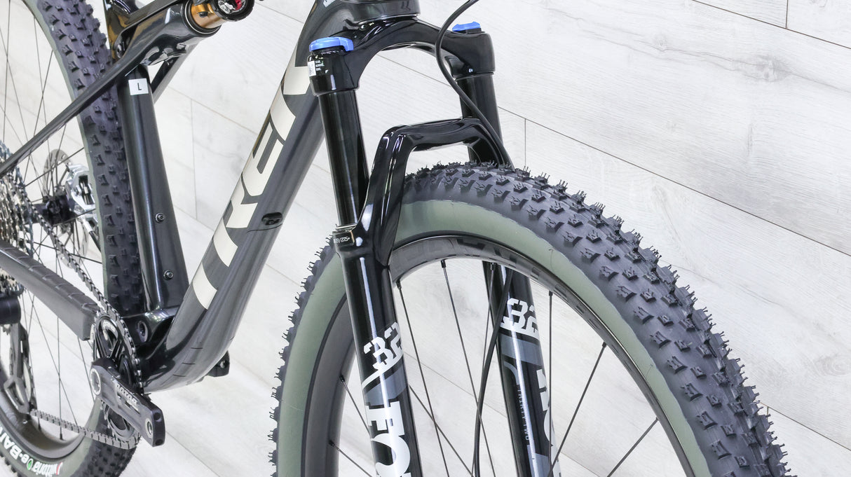 Trek Supercaliber 9.8 GX Transmission AXS Gen 1 Mountain Bike - 2023, Large