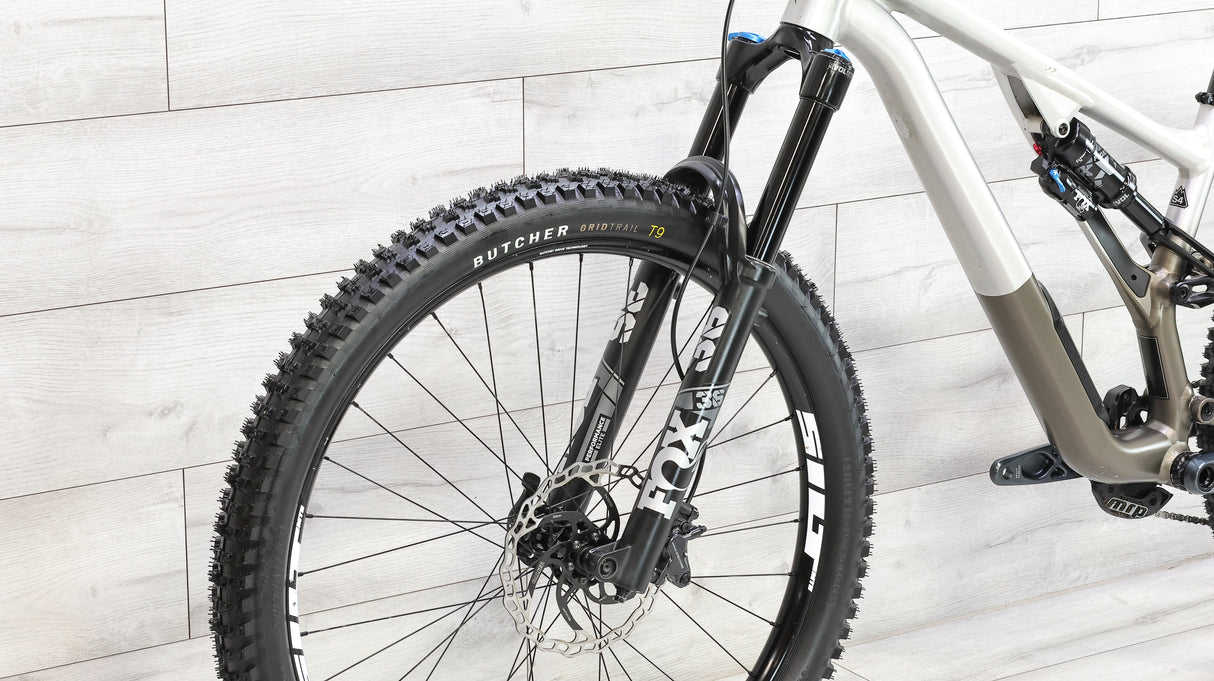 Specialized Stumpjumper EVO Alloy Mountain Bike - 2022, Large (S4)