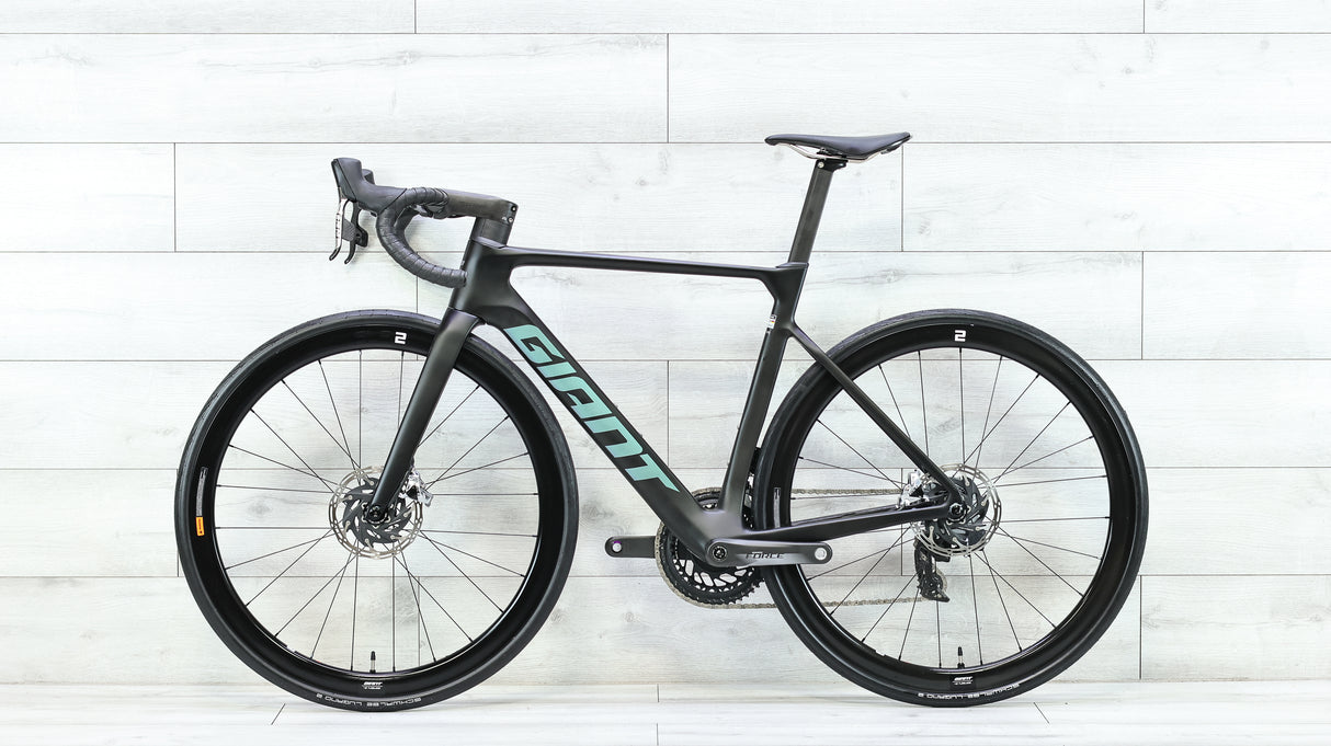 Giant Propel Advanced Pro Red AXS Road Bike - 2024, Small