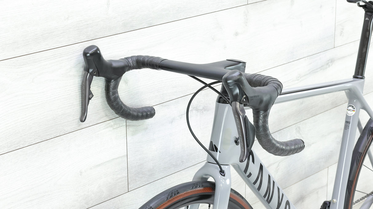 Canyon Ultimate CF SL 8 Disc Di2 Road Bike - 2022, Medium