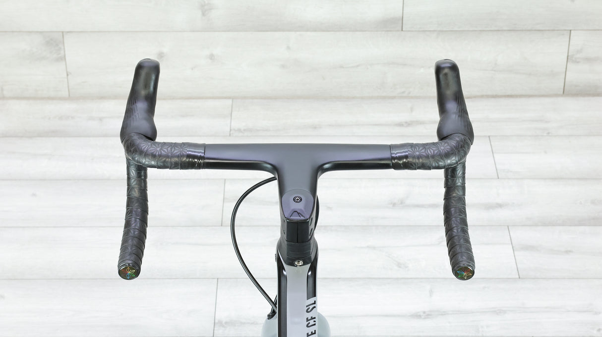 Canyon Ultimate CF SL 8 Disc Di2 Road Bike - 2022, Medium