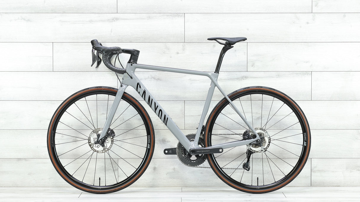 Canyon Ultimate CF SL 8 Disc Di2 Road Bike - 2022, Medium