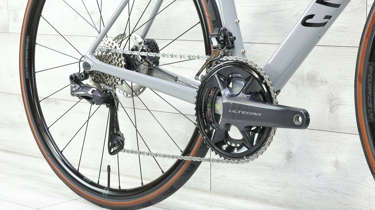 Canyon Ultimate CF SL 8 Disc Di2 Road Bike - 2022, Medium