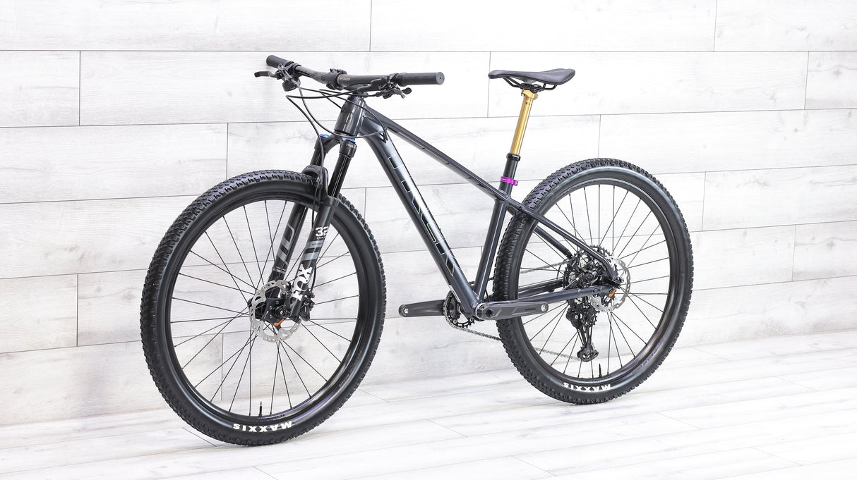 Trek X-Caliber 8 Factory Mountain Bike - 2022, Small