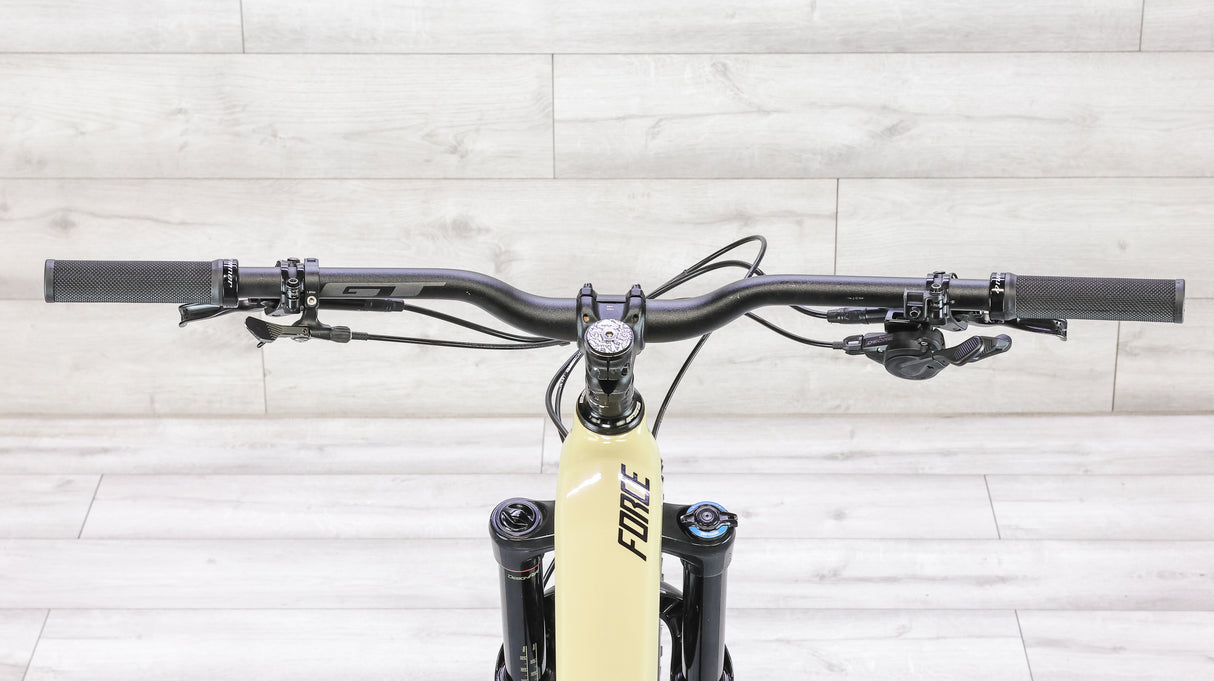 GT Force Carbon Elite Mountain Bike - 2023, Medium