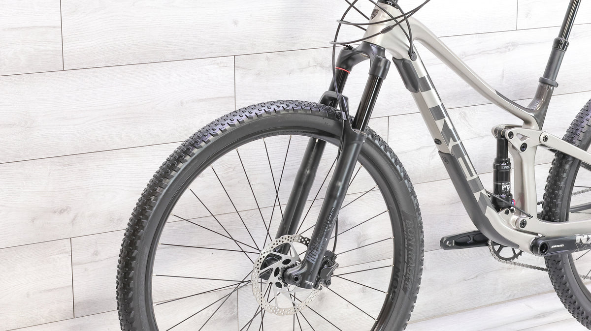 Trek Top Fuel 9.7 Mountain Bike - 2021, Small