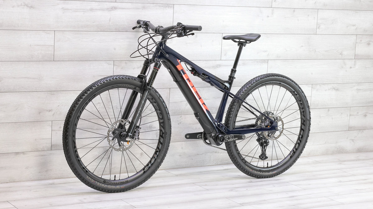 Trek E-Caliber 9.8 XT Mountain E-Bike - 2022, Medium