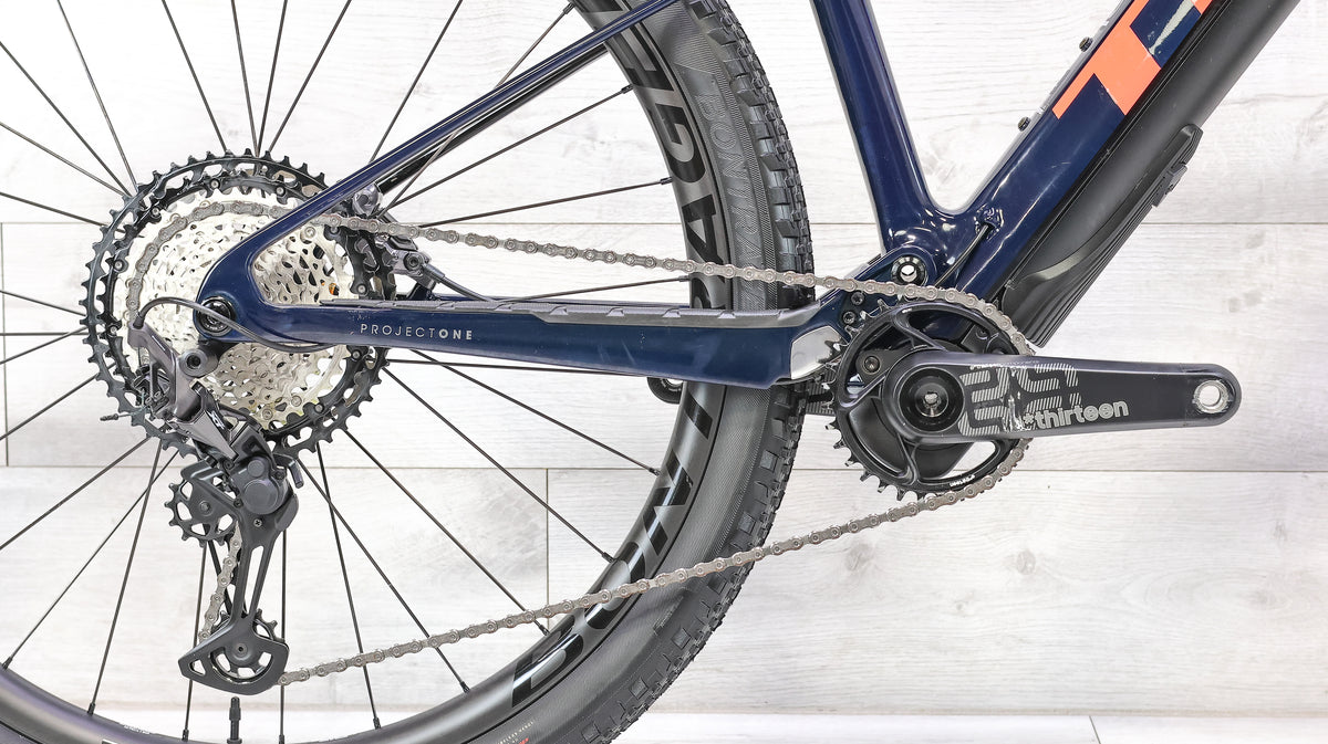 Trek E-Caliber 9.8 XT Mountain E-Bike - 2022, Medium