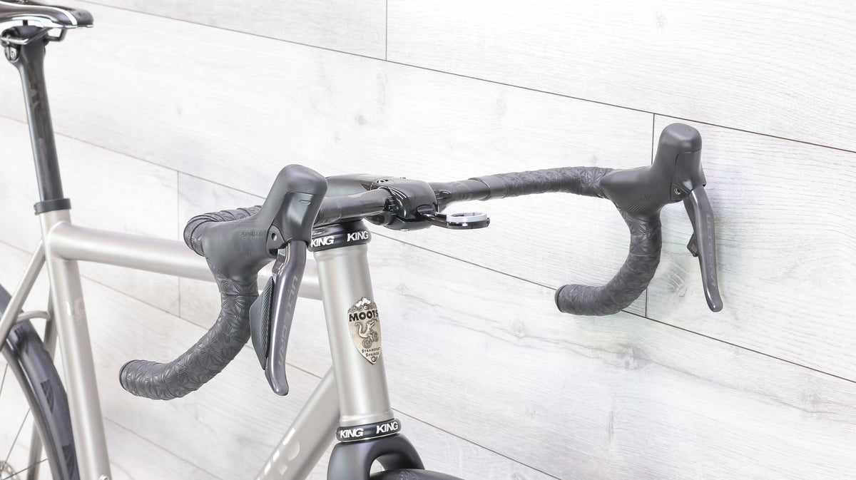 Moots Vamoots CRD Ultegra Di2 w/ENVE SES 3.4 Titanium Road Bike - 2024, 58cm