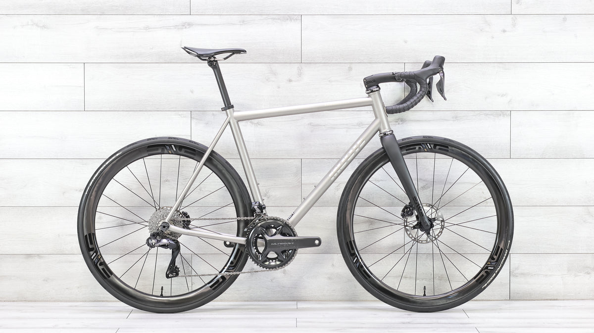 Moots Vamoots CRD Ultegra Di2 w/ENVE SES 3.4 Titanium Road Bike - 2024, 58cm