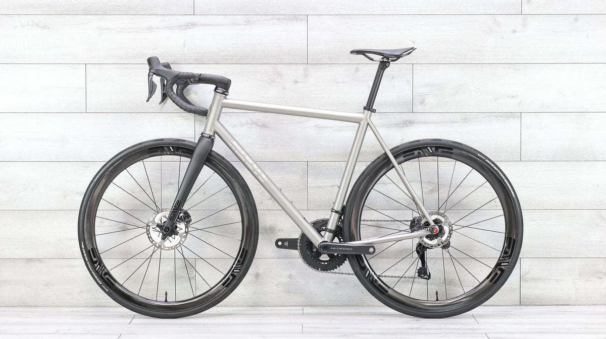 Moots Vamoots CRD Ultegra Di2 w/ENVE SES 3.4 Titanium Road Bike - 2024, 58cm