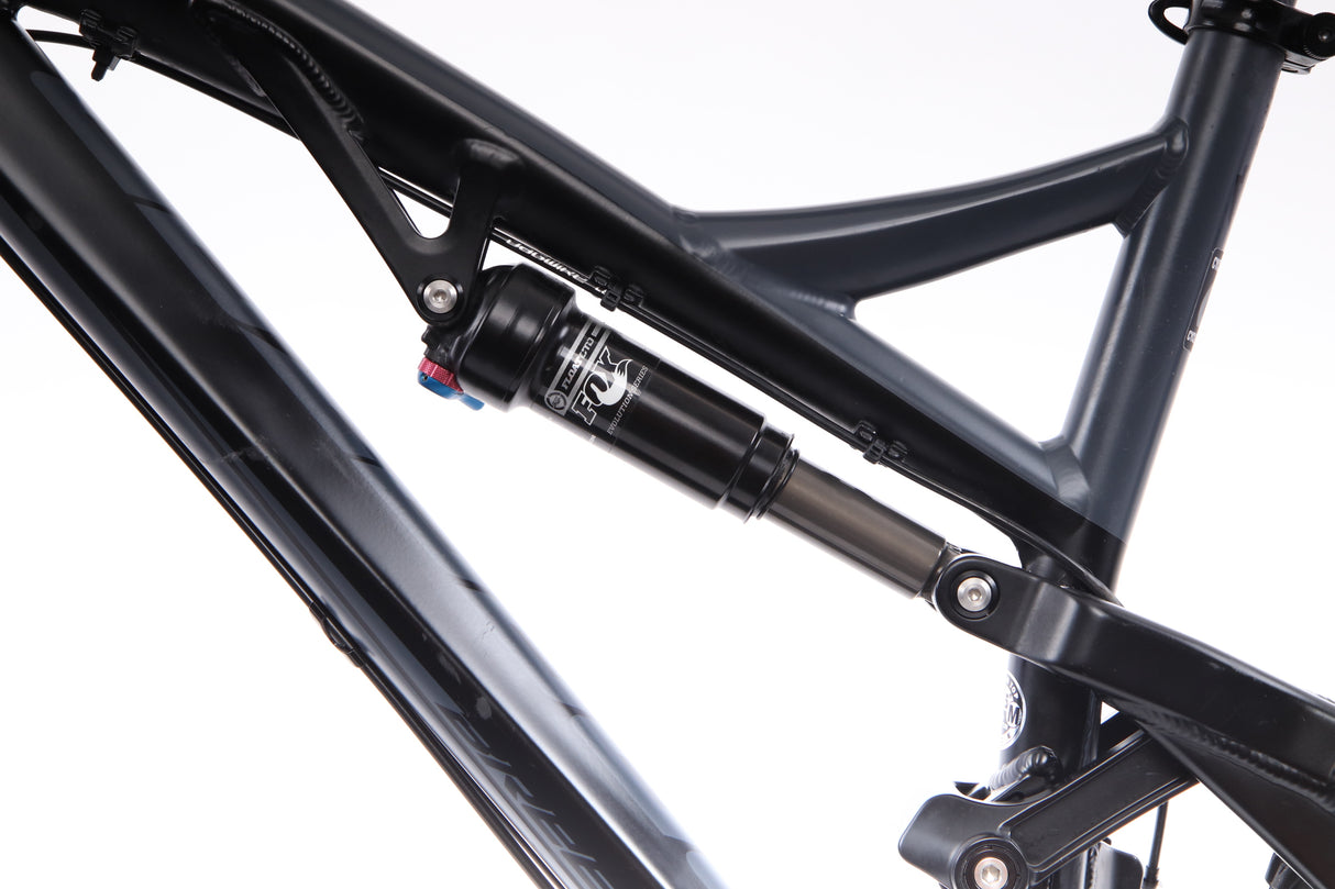 2015 Breezer Repack Pro  Mountain Bike - Medium