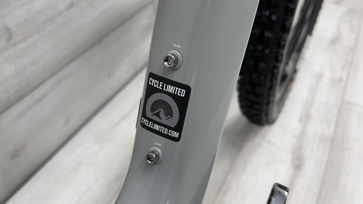 2021 Canyon Neuron CF 8 Mountain Bike - Medium