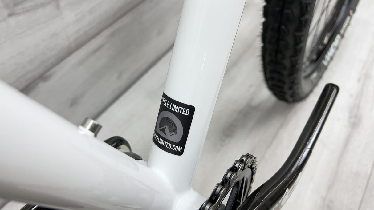 Bicicleta de montaña Ti Deluxe de fabricación independiente - Pequeña