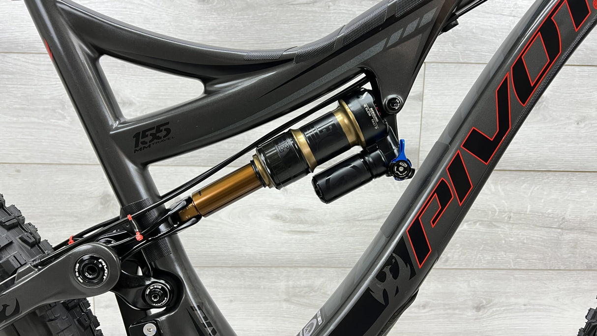 2015 Pivot Mach 6 Carbon  Mountain Bike - Large