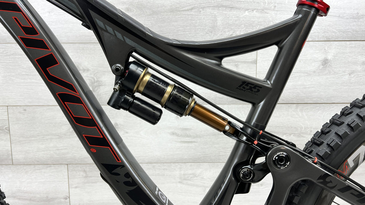 2015 Pivot Mach 6 Carbon  Mountain Bike - Large