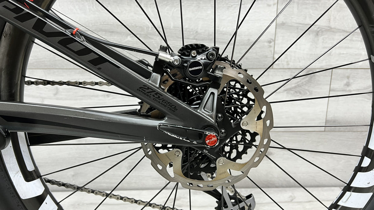 2015 Pivot Mach 6 Carbon  Mountain Bike - Large