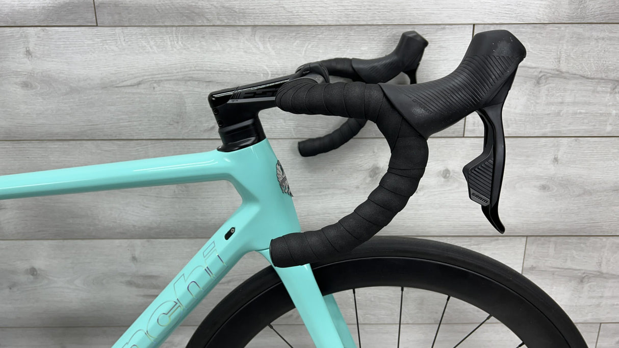 2022 Bianchi Specialissima  Road Bike - 55cm