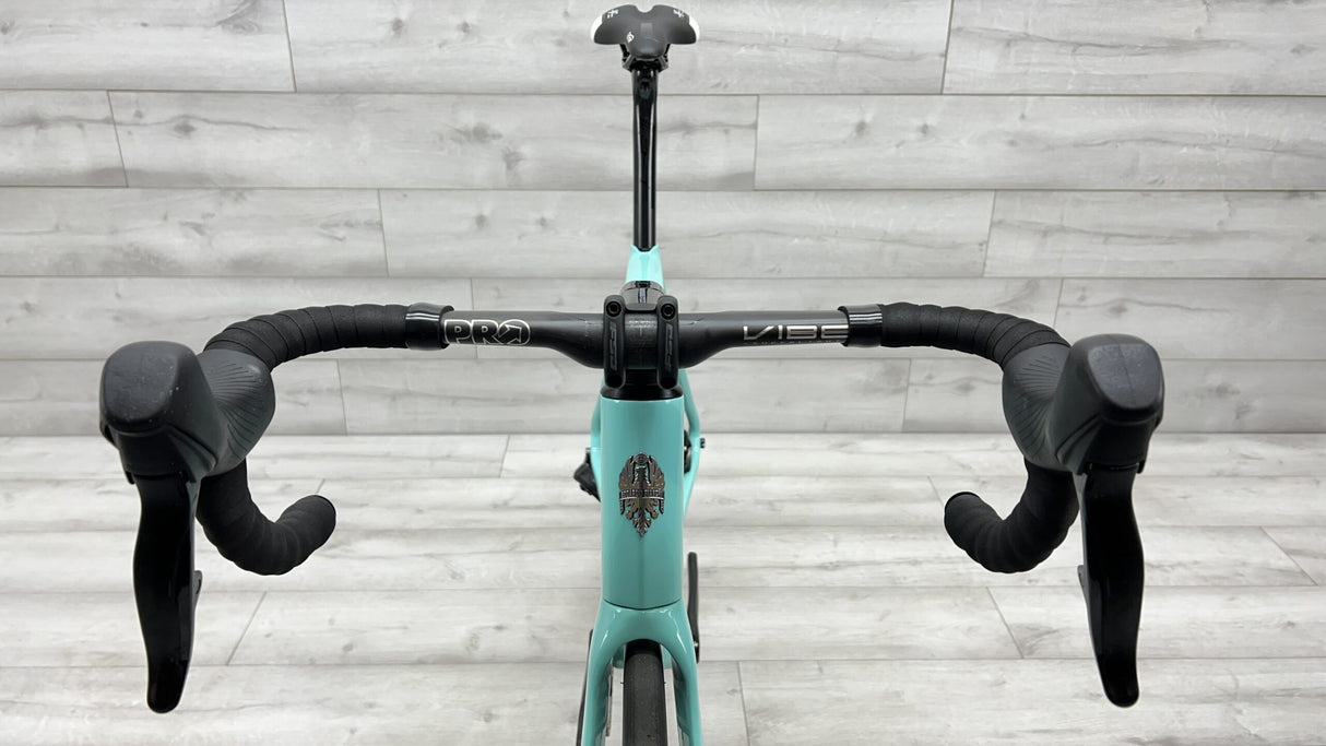 2022 Bianchi Specialissima  Road Bike - 55cm