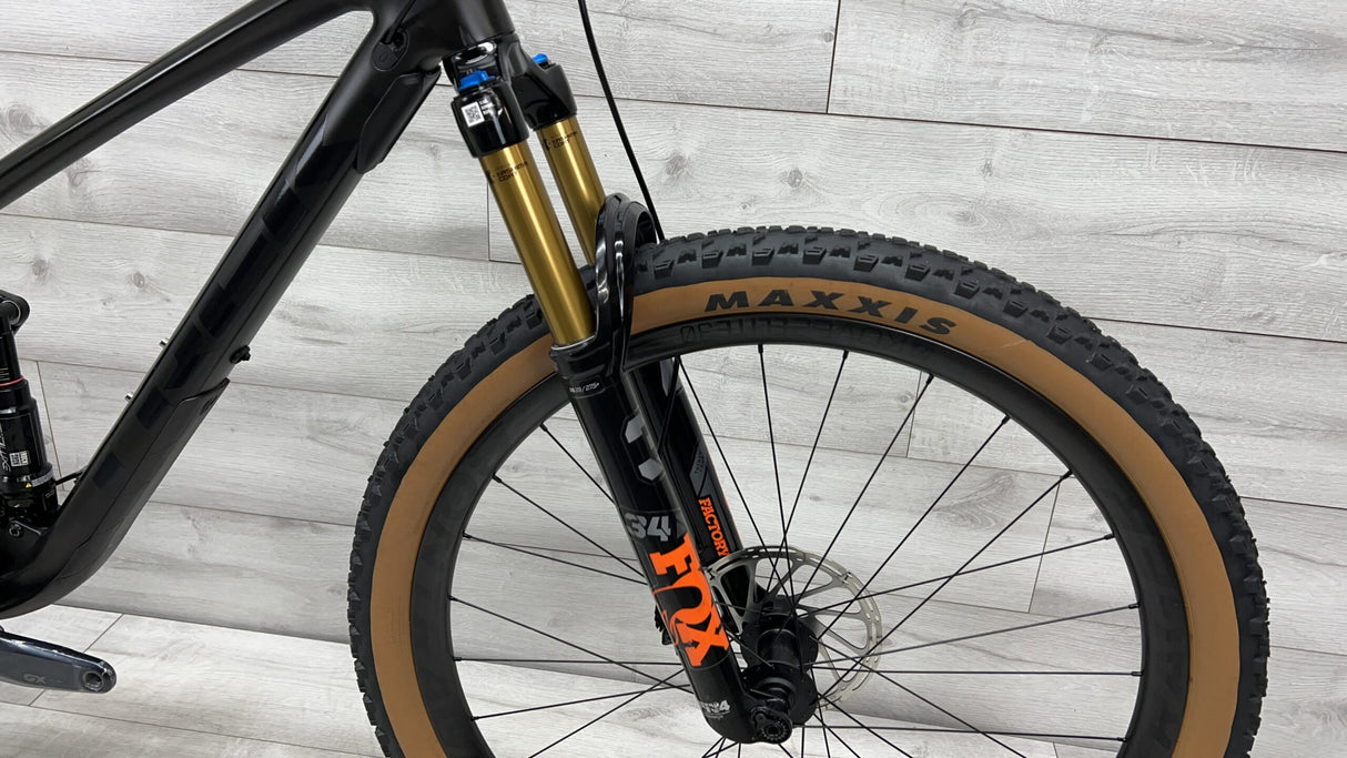 2021 Trek Fuel EX 9.8  Mountain Bike - Med/Large