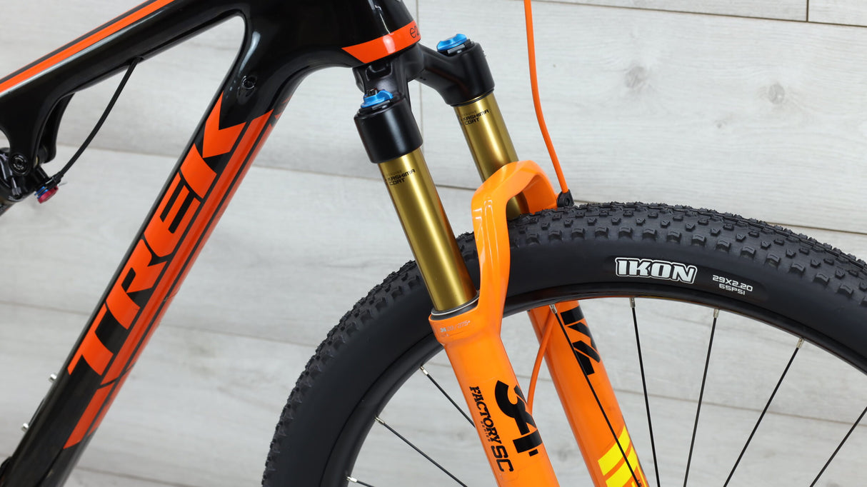 Vélo de montagne Trek Superfly FS 9.8 SL 2015 - Moyen