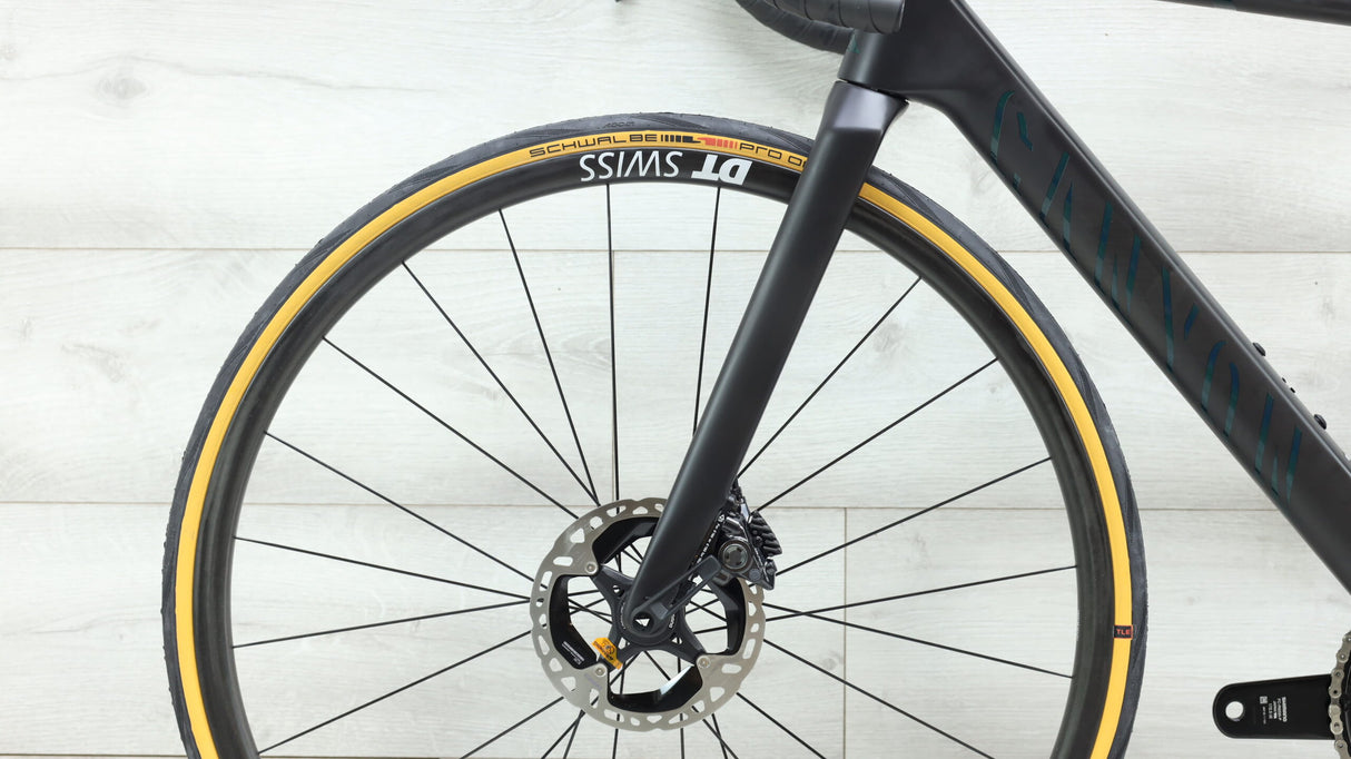 Bicicleta de carretera Canyon Ultimate CFR Di2 2023 - Pequeña