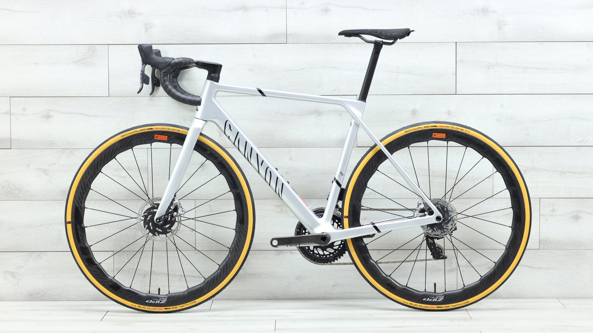 Bicicleta de carretera Canyon Ultimate CFR eTap 2023 - Mediana