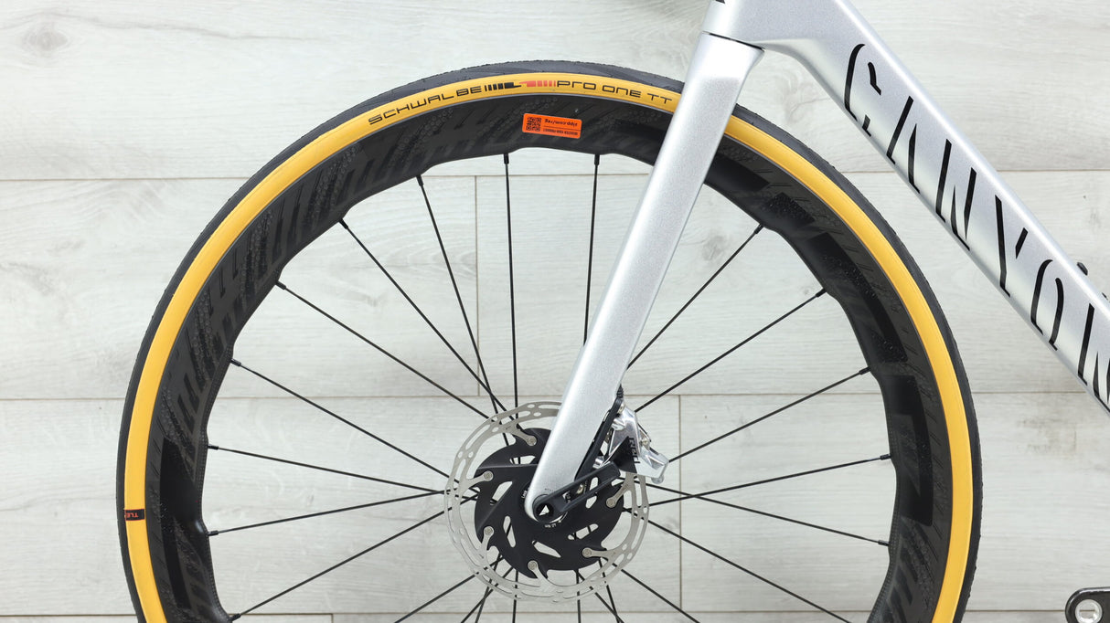 Bicicleta de carretera Canyon Ultimate CFR eTap 2023 - Mediana