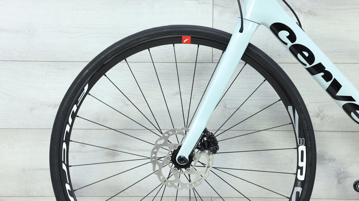 2023 Cervelo Caledonia 105 Di2 Road Bike - 61cm