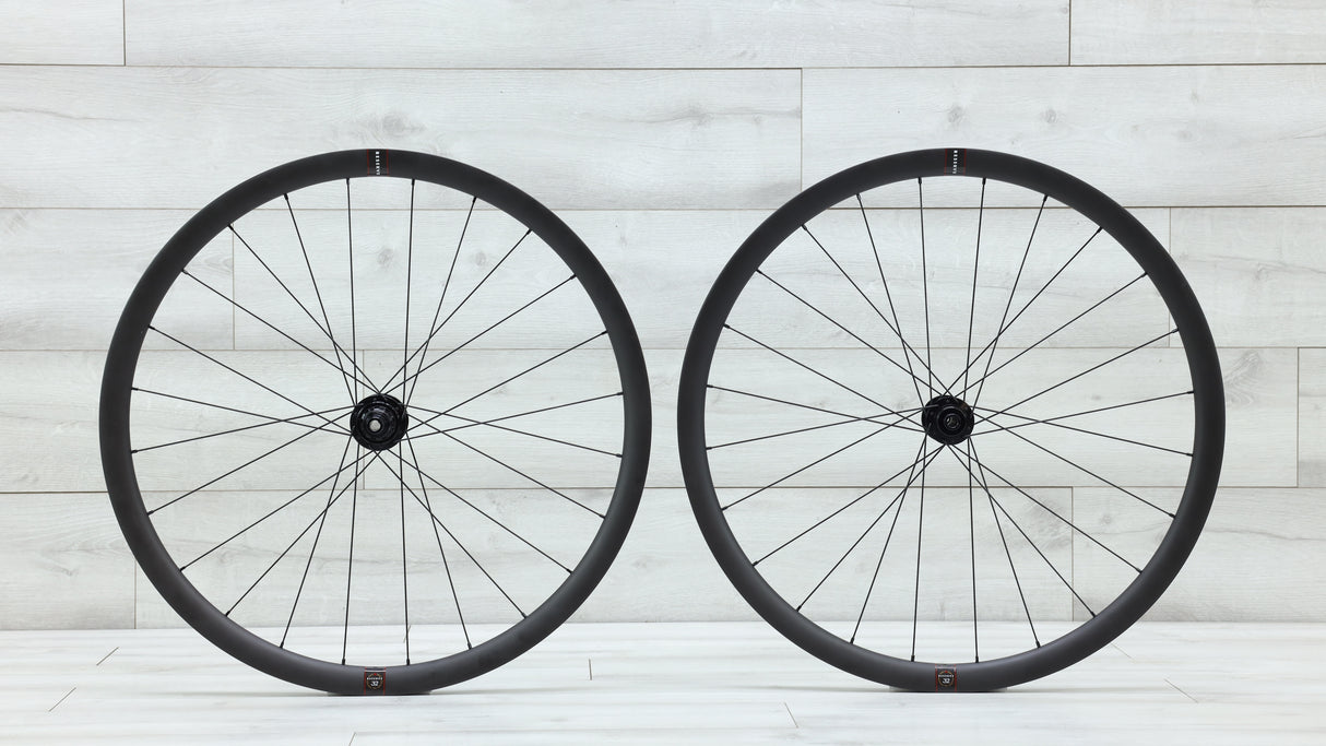 Reserve 32 Carbon Tubeless Disk Brake 700c Gravel Wheelset