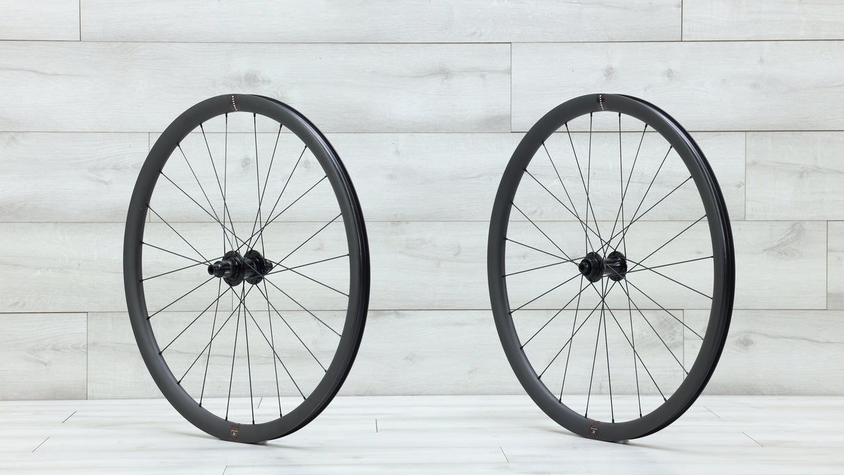 Reserve 32 Carbon Tubeless Disk Brake 700c Gravel Wheelset