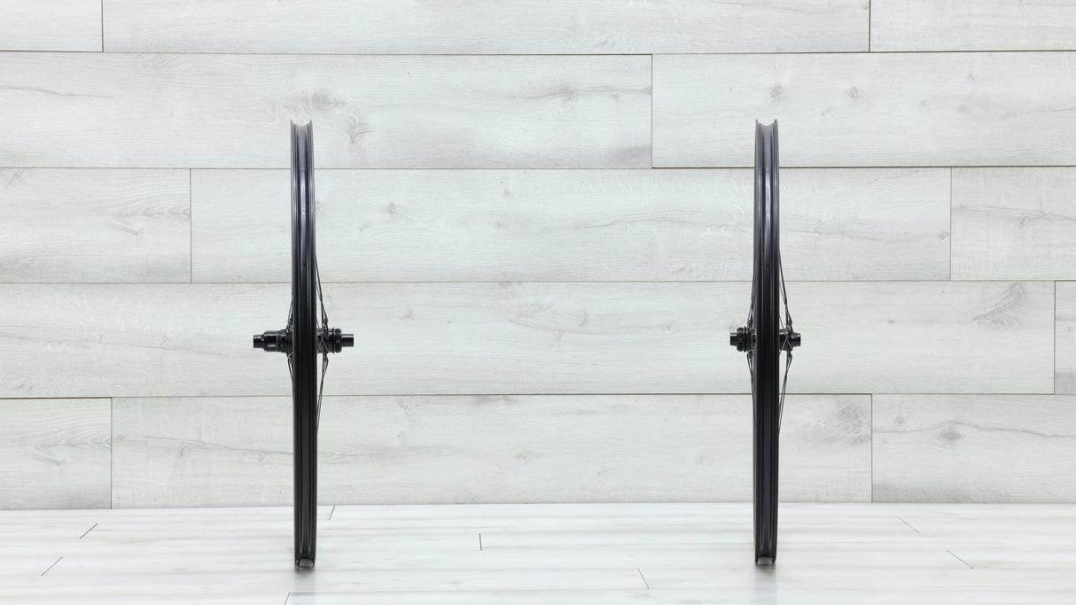 Reserve 32 Carbon Tubeless Disk Brake 700c Gravel Wheelset