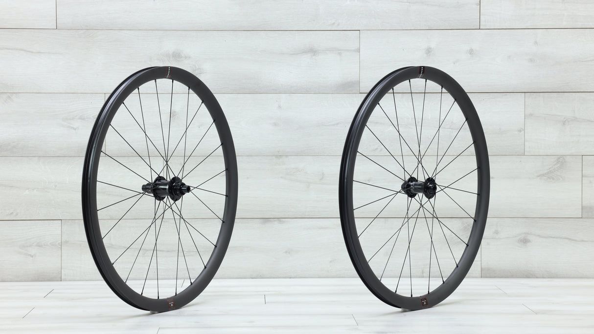 Reserve 32 Carbon Tubeless Disk Brake 700c Gravel Wheelset