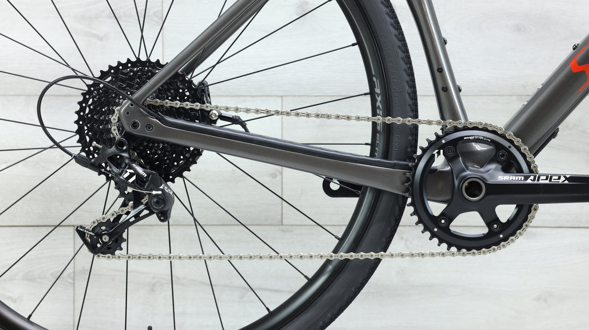 2021 Specialized Diverge Base Carbon Gravel Bike - 56cm