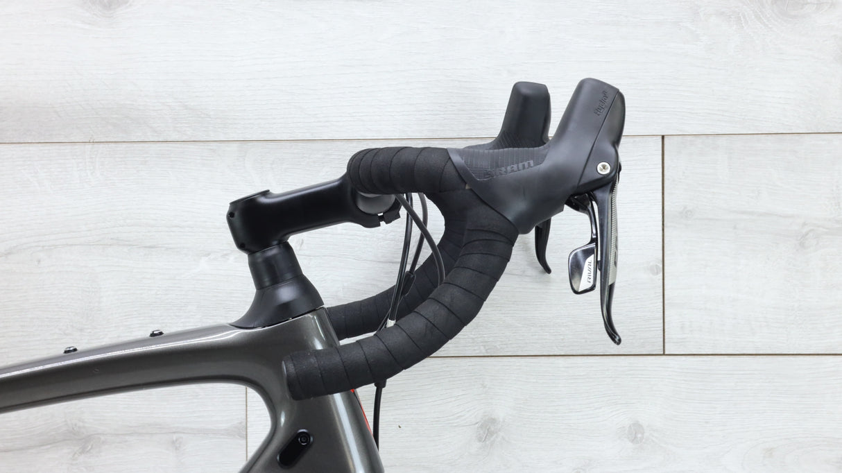 2021 Specialized Diverge Base Carbon Gravel Bike - 56cm