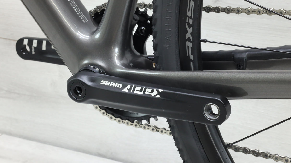 2021 Specialized Diverge Base Carbon Gravel Bike - 56cm