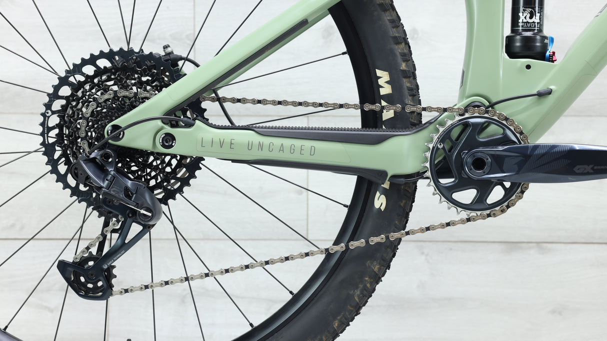 2022 YT Izzo Core 3 29 Mountain Bike - X-Large