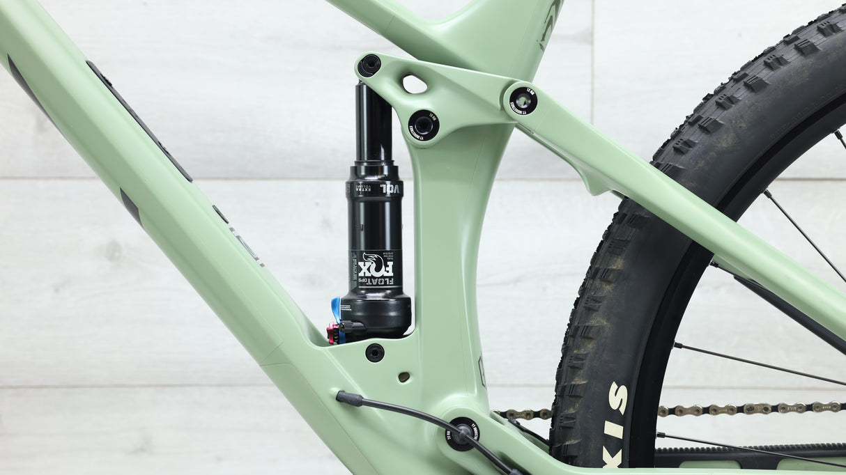 2022 YT Izzo Core 3 29 Mountain Bike - X-Large