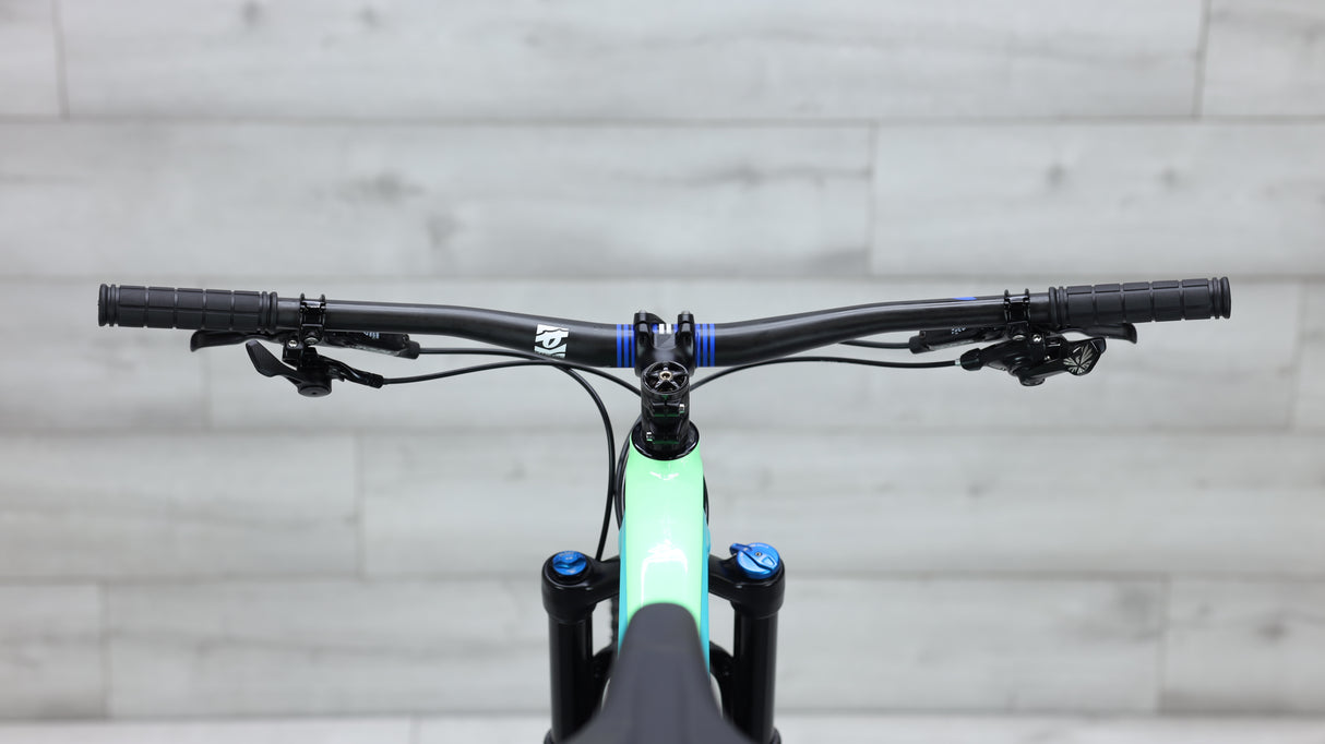 2018 Specialized Stumpjumper Expert 6Fattie Mountain Bike - Large