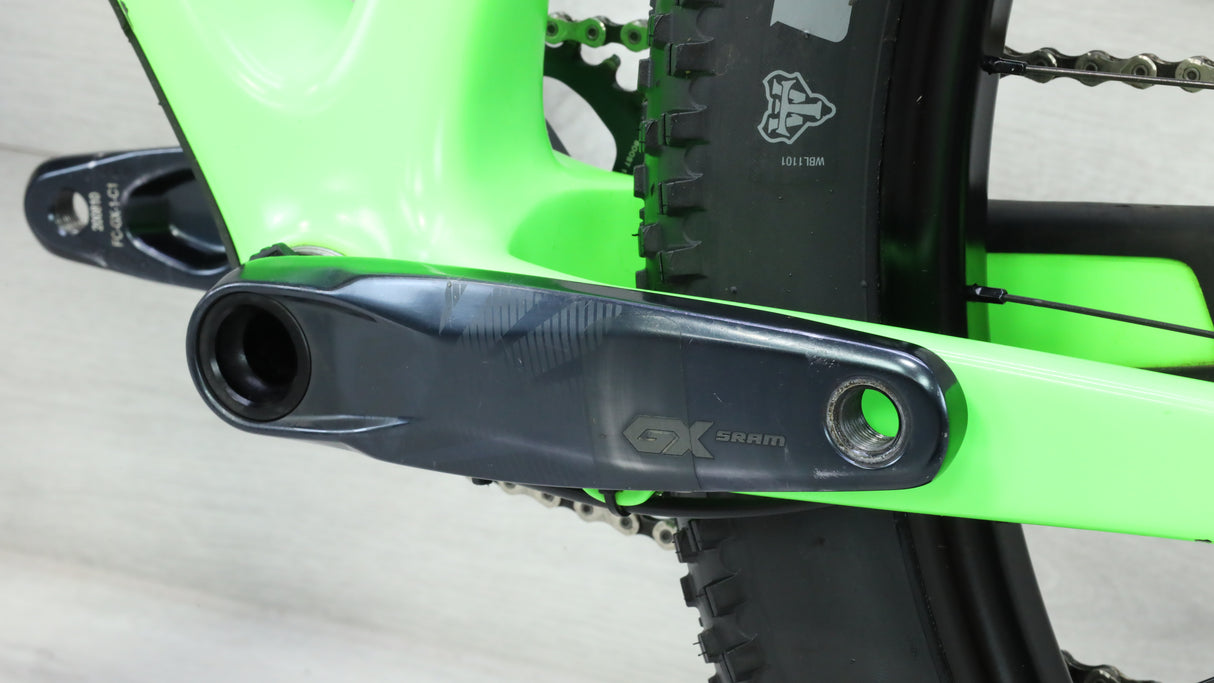 2017 Giant XTC Advanced 27.5+ 2 Mountain Bike - Medium