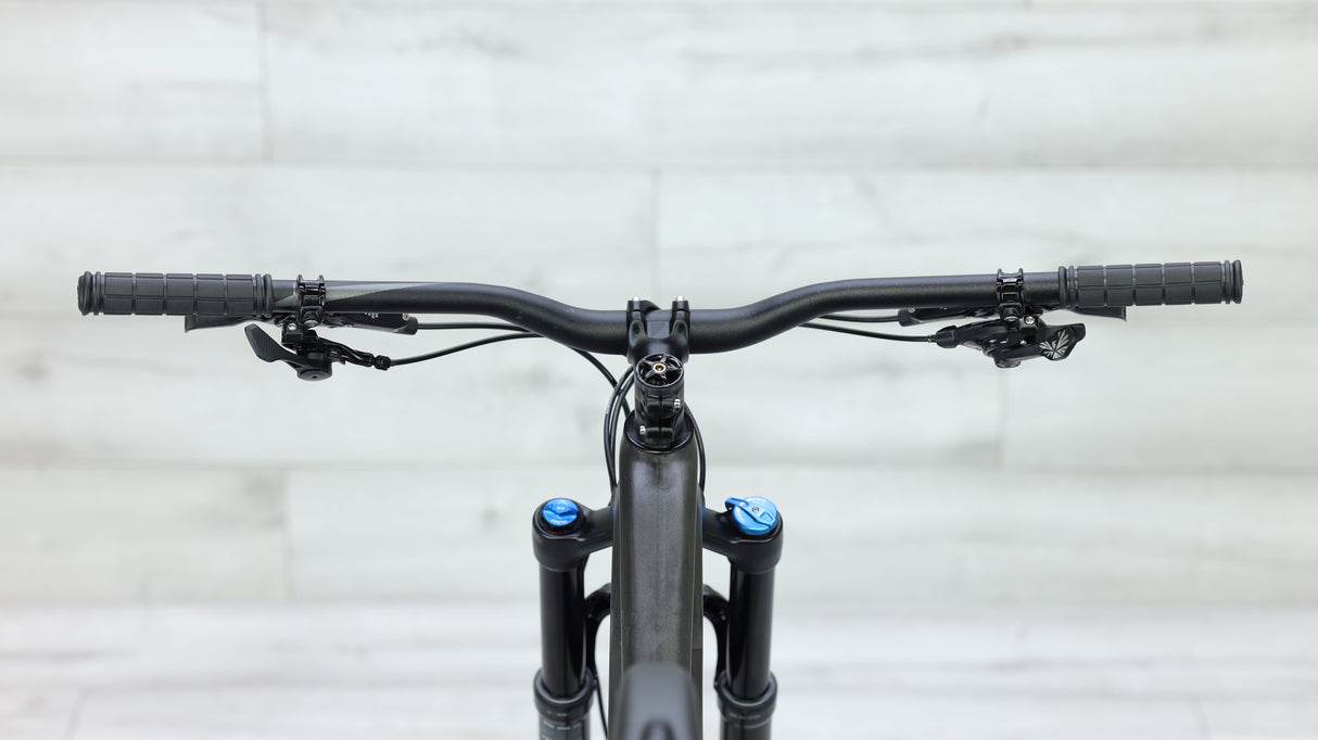 2018 Specialized Stumpjumper Expert 29 Mountain Bike - Medium