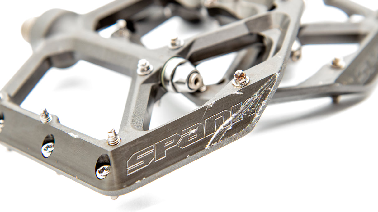 Spank Oozy Reboot MTB Pedals Gun Metal 372g